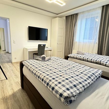 Apartments - Free Parking - Wifi - Kitchen Essen Bagian luar foto
