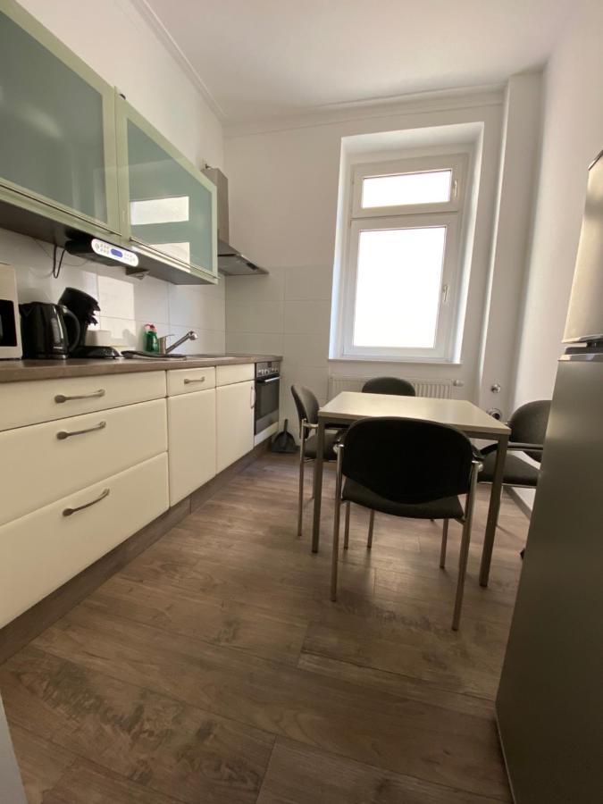 Apartments - Free Parking - Wifi - Kitchen Essen Bagian luar foto