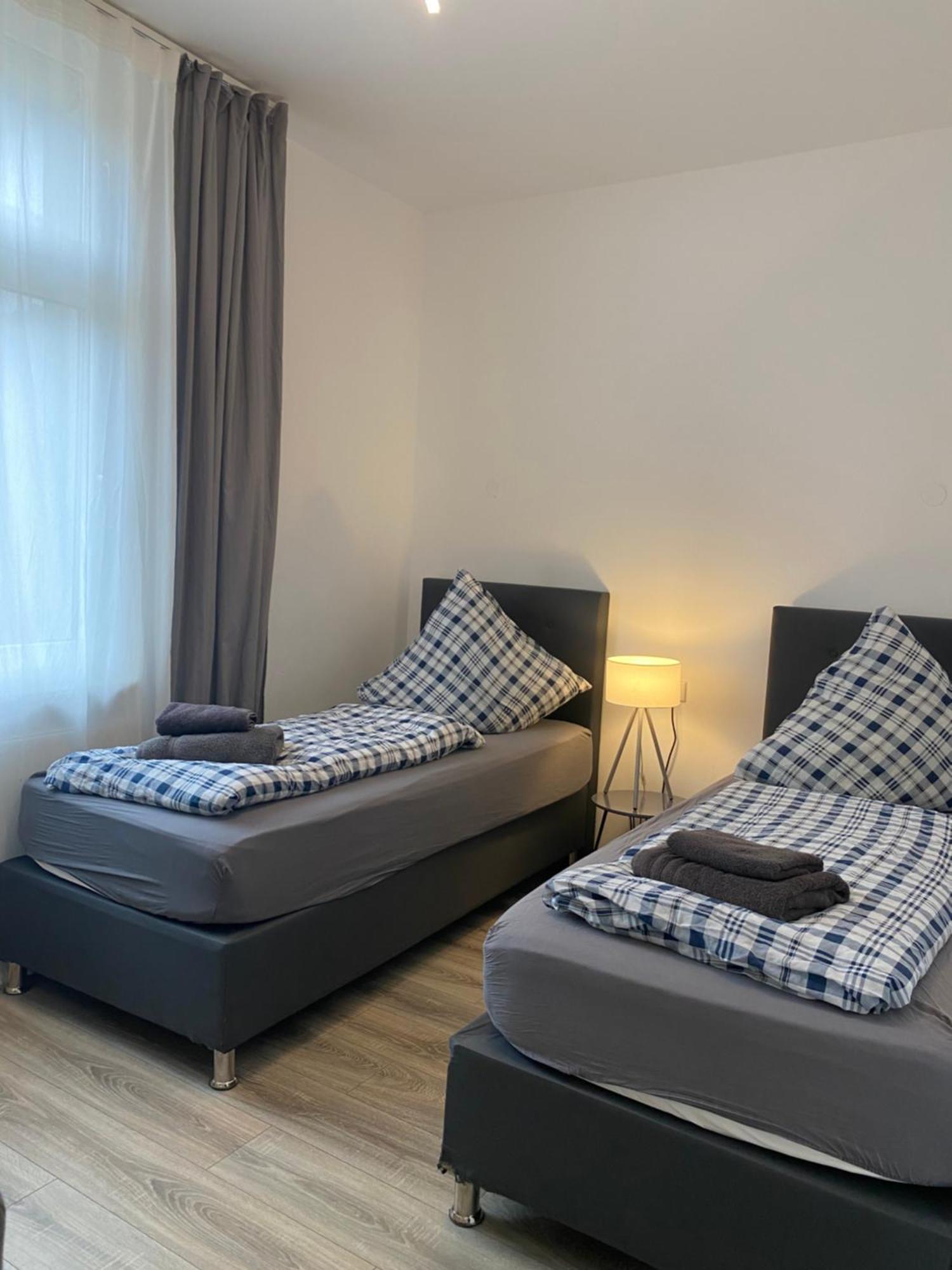 Apartments - Free Parking - Wifi - Kitchen Essen Bagian luar foto