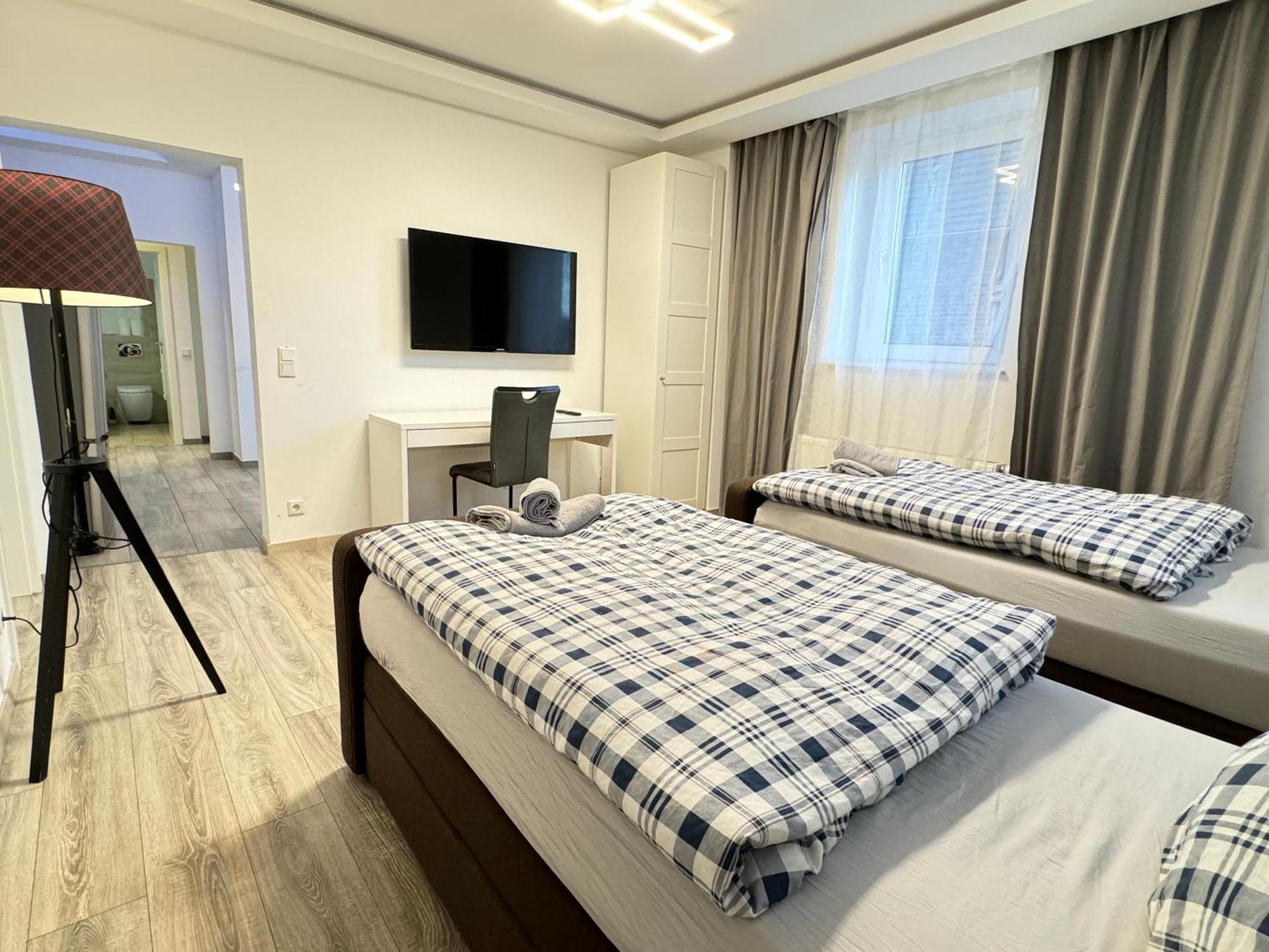 Apartments - Free Parking - Wifi - Kitchen Essen Bagian luar foto