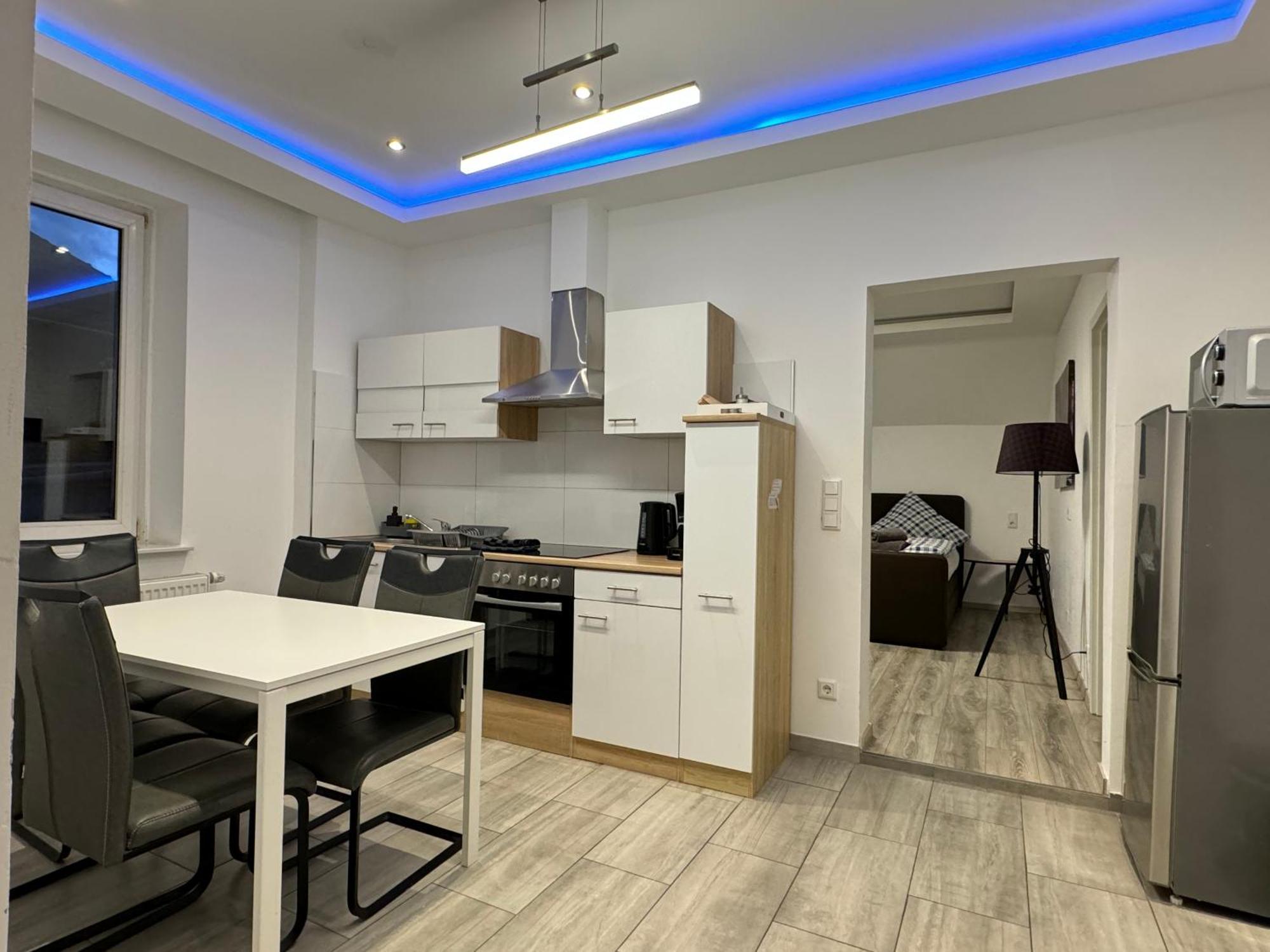 Apartments - Free Parking - Wifi - Kitchen Essen Bagian luar foto